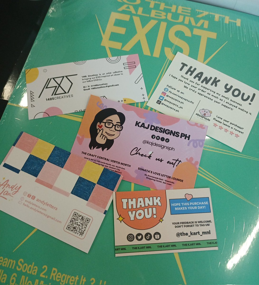 EXOPhils's tweet photo. Got their calling cards!

Some of them are open for collab 😘

#PocaTrade #KpopArtMarket #PhotocardTrading @ChinguDachi
#엑소 #EXO @weareoneEXO https://t.co/ySy94pkCtP