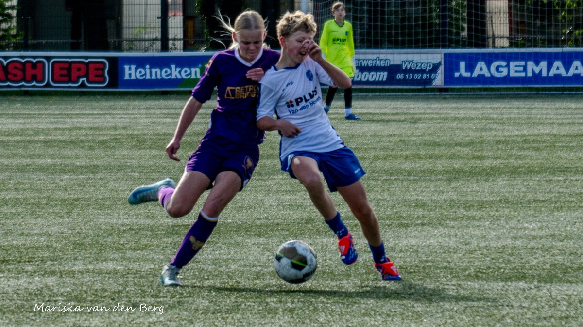vvSEH's tweet photo. VERSLAG EN FOTO'S: SEH JO15-1 wint van meiden Go Ahead Eagles!

Lees en bekijk meer @ https://t.co/LrIbqN8Gx5

📸Mariska van den Berg
@kowetjeugd #trots #jeugdvoetbal #sehgae #wijzijnseh https://t.co/h1LdcdiHCl