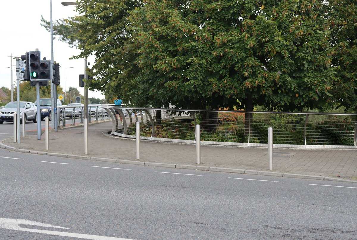 TTNewbridge's tweet image. Could #weeds be “managed” in a pesticide-free way?

YES!

In areas where it may be innapropriate to let weeds grow, weeding by hand with hoes, rakes, manual weeding brushes etc. works.

Mechanical brush systems can also be used.

#Herbicide free &amp;amp; less damage to #Biodiversity