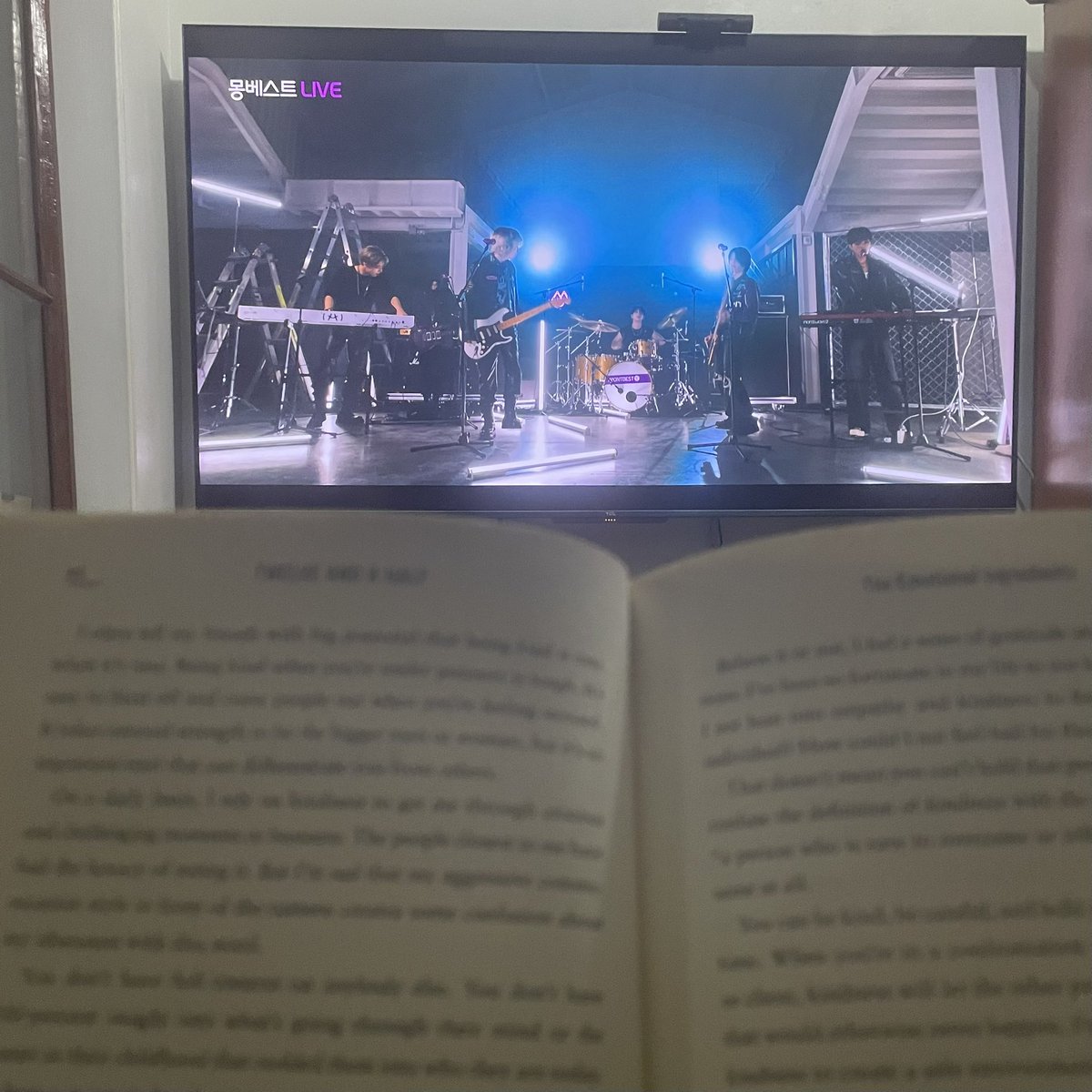 starryvillain's tweet photo. Just wanted to capture the moment :)) https://t.co/gfk2HkfOwc