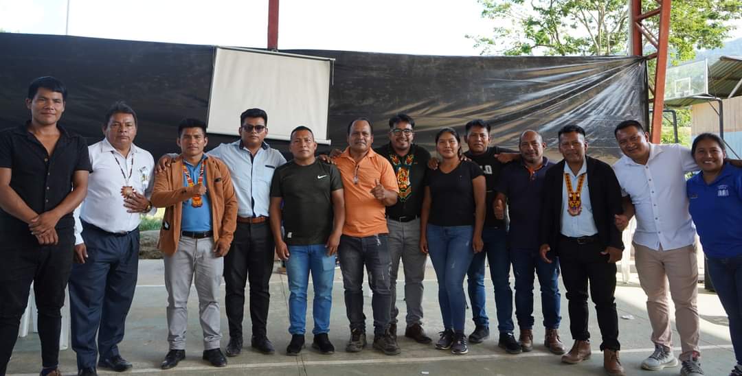 Con gran alegría, el día de ayer Vicente Tsakimp entregó la batuta al nuevo coordinador, el señor Ángel Juank, un joven de sólidos principios. se ha destacado por su compromiso con el desarrollo de la comunidad.

#warintsyyawi #SomosFuturo #TierraDePaz