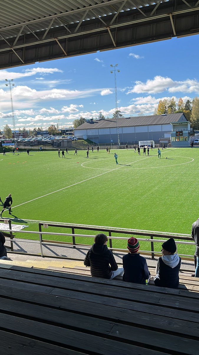 jagerhallarn's tweet photo. Frorza gul svart krossa bajen https://t.co/cuZPri0DQL