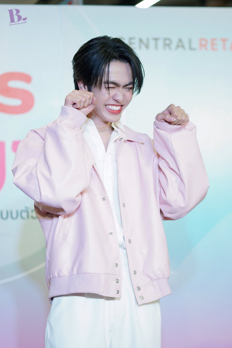 ร้องเหมียวๆ😺😸😽 เดี๋ยวก็มา

OLAY x Besevboom

#OlayxBoom
#เยลลี่บูม #besevboom