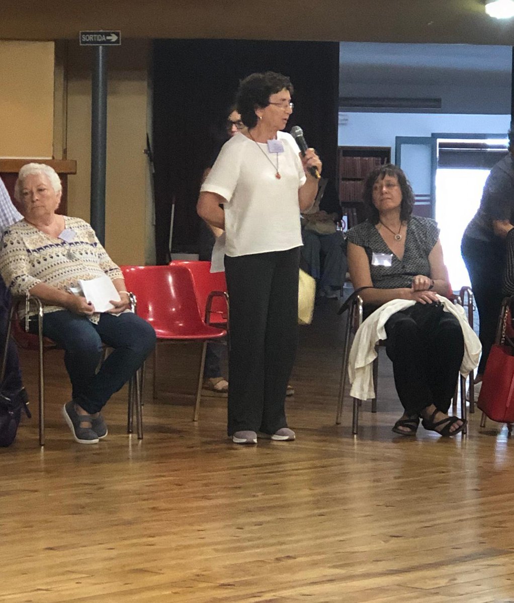 mafontgela's tweet photo. Primera Trobada de Dones dels PPCC a Arenys. N'érem més de 80! Organitzada des de les Illes férem una anàlisi social, política, cultural i lingüística de la nació q somiam completa feta des de la mirada de les dones. La llengua q ens uneix va ser la gran protagonista. Obro FIL https://t.co/4nOfWCekHy