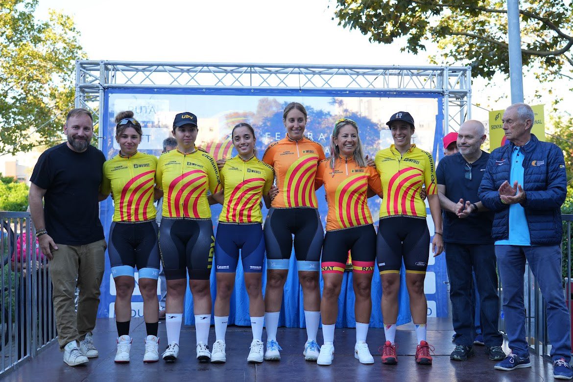 🚴🏻‍♀️ El 20è Critèrium Bons Amics va tancar ahir la Copa Catalana Fèmines 2024!

🏆 Laura Rodríguez (<a href="/laura_rguez_19/">Laura Rodriguez</a>) va sumar el tercer triomf consecutiu i Anna Albalat es va adjudicar la general de la Copa Catalana.

+ info 👉🏼 ciclisme.cat/noticies/carre…

📸: @Jiangziao