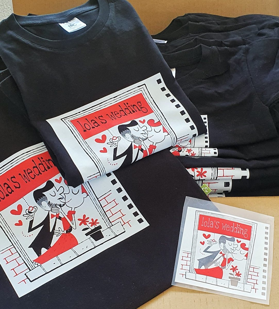 XemaSdz's tweet image. ¿Te perdiste lo mejor de la semana? Aquí te mostramos las creaciones más emocionantes que realizamos. 🎨 ¿Cuál es tu favorita? 👕 #ResumenDeLaSemana #ModaCreativa