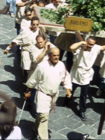 MuseoMisteri's tweet photo. Tonino Scoccimarra per anni è stato il capo squadra del Mistero dell’Abramo, era molto legato alla sua amata città, Campobasso, alle sue tradizioni,  Ci lascia in silenzio, che non era il suo stile, ma lascia un gran vuotoe nella Famiglia dei Misteri… ciao TONINO https://t.co/gqDbR0VtLI