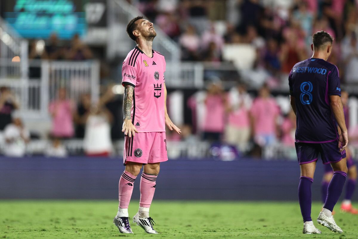 wailll's tweet photo. يتنقل بين الكواكب عله يجد الفضاء المناسب له 
#Messi𓃵 https://t.co/V23OinaeTO
