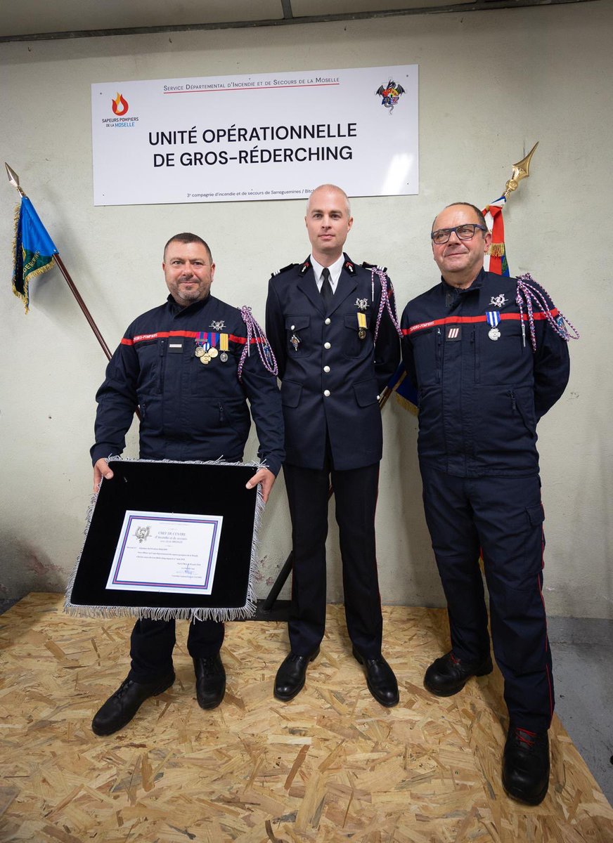 #VieDuCorps 🫡 | Vendredi en fin d’après-midi, le capitaine Jérémie Pennerat, commandement de la 3e compagnie, a confié le commandement de l’unité opérationnelle de Gros-Réderching à l’adjudant-chef Frédéric Philippi qui succède au sergent-chef Bruno Lett. 

Félicitations !