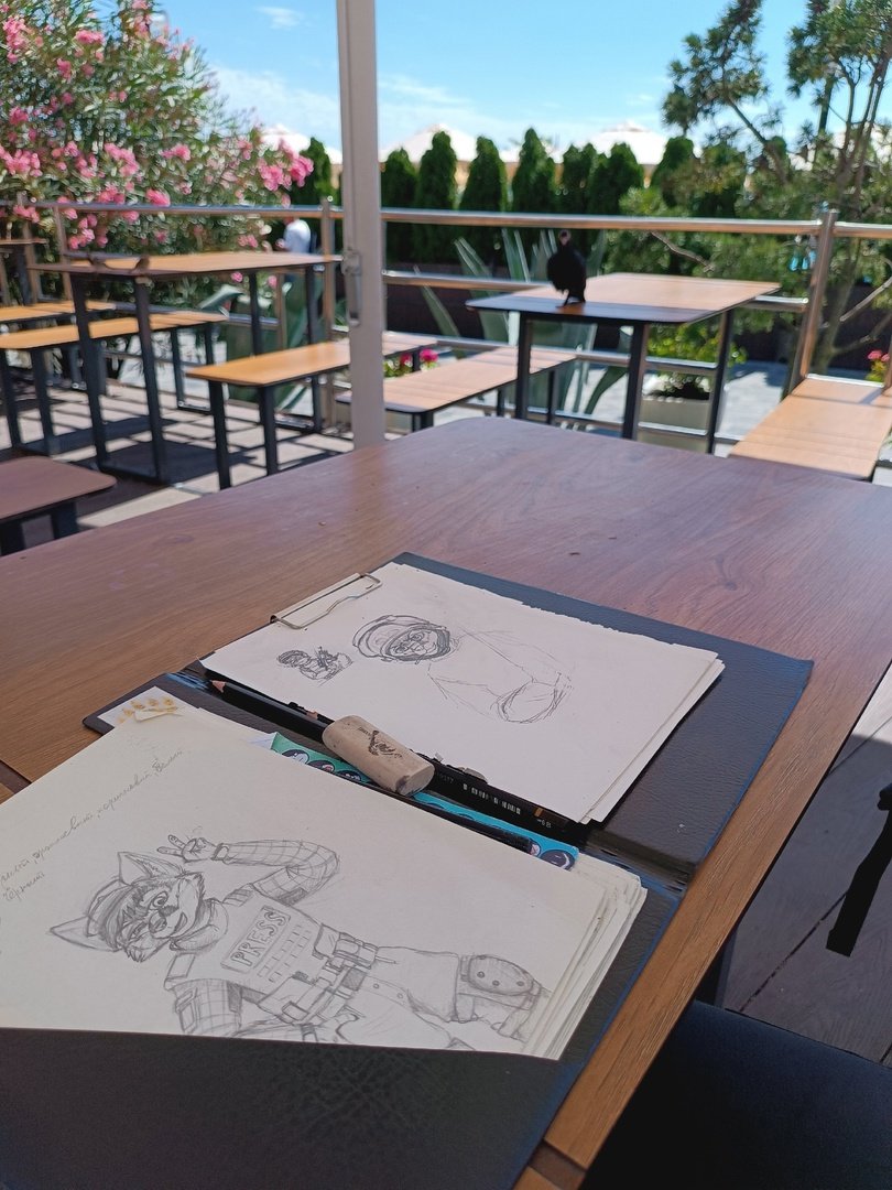 A couple of photos of my sketches from my vacation, I haven't painted for almost 2 years and I'm enjoying it again
#furry #furryartist #art
