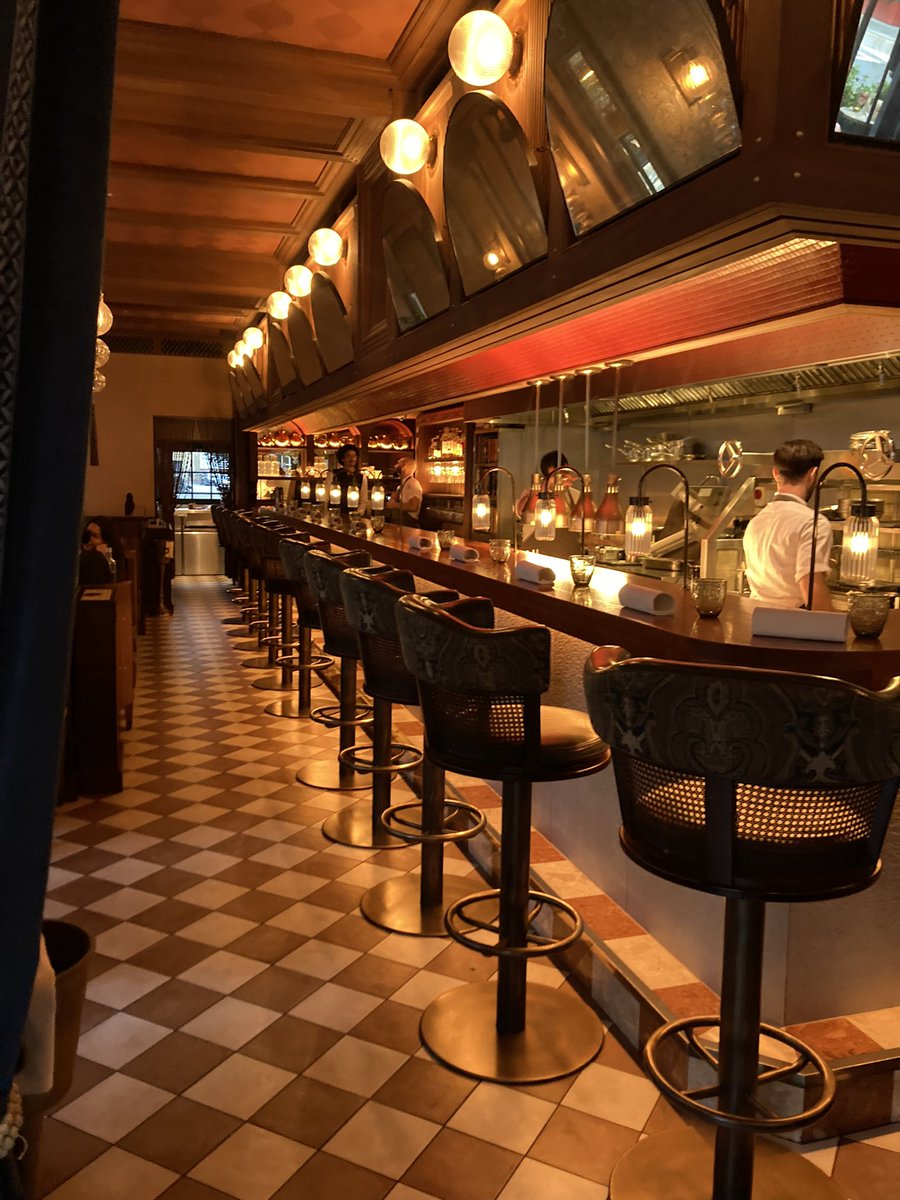 sonosuke20's tweet image. そういえば今週からロンドンのインド料理店で働き始めました〜！毎日大変だけど勉強になって楽しいです。