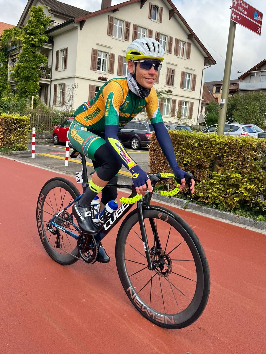 Biniam Girmay and Louis Meintjes race World Championships with special kits made by our sponsor Verge Sport for Eritrea and South Africa 🇪🇷🇿🇦 #Zurich2024