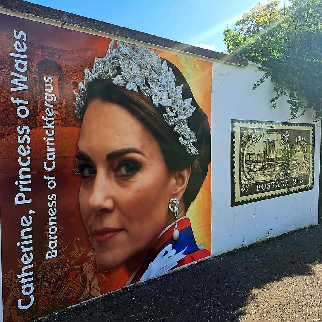 NoSurrender169o's tweet photo. #UlsterDay 🔴✋🏻🇬🇧

This year we have just installed a new artwork to our evolving mural at Barn Road, Carrickfergus. 🇬🇧

Thanks to Kragfargvs Cultural &amp; Historical Association 🇬🇧

#NorthernIreland @KensingtonRoyal #RoyalFamily https://t.co/ZxbM6DUPFf