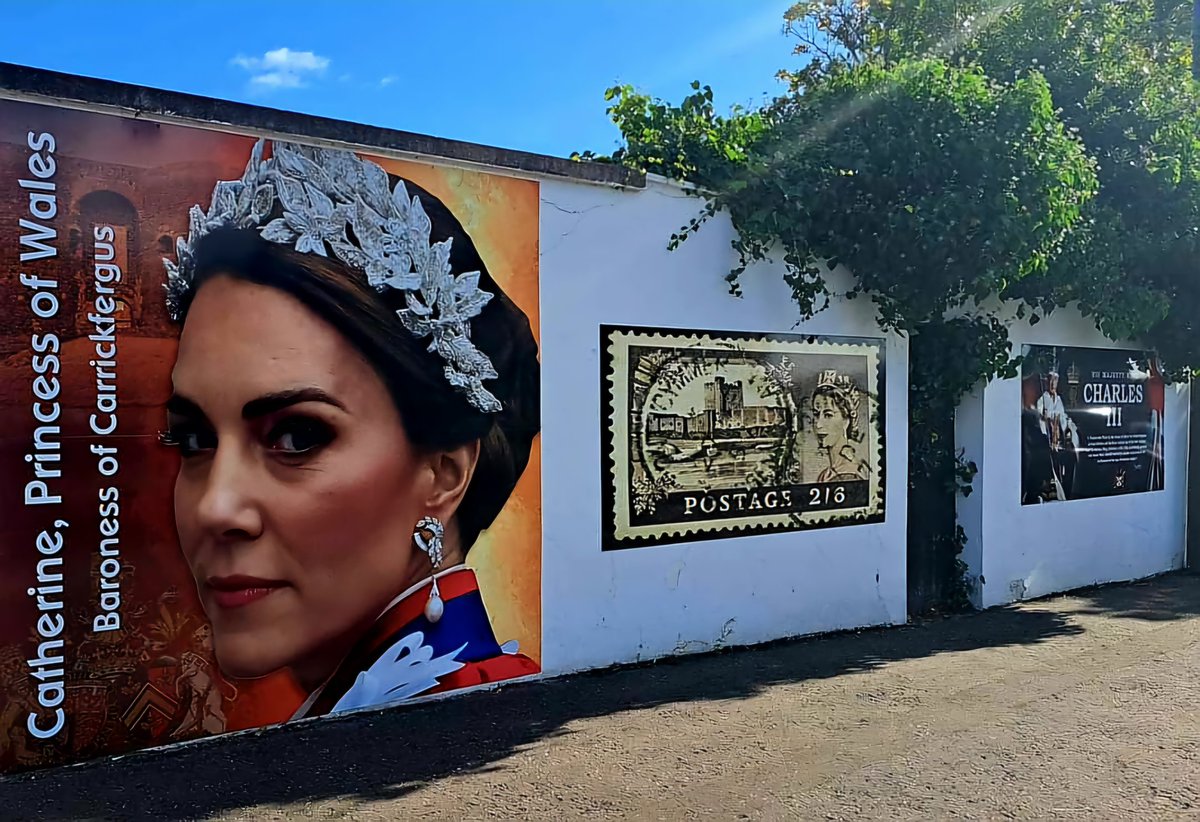 NoSurrender169o's tweet photo. #UlsterDay 🔴✋🏻🇬🇧

This year we have just installed a new artwork to our evolving mural at Barn Road, Carrickfergus. 🇬🇧

Thanks to Kragfargvs Cultural &amp; Historical Association 🇬🇧

#NorthernIreland @KensingtonRoyal #RoyalFamily https://t.co/ZxbM6DUPFf