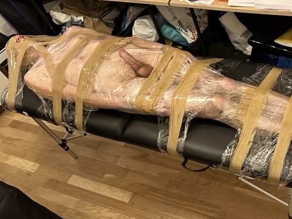 Maitre_Steph_'s tweet photo. Momifié et excité.
Edging polish et travail des couilles pour ce soumis.
#momification #sub #soumis #dom #bondsge #bdsm #gaybdsm #submissive #dominant #edging #edgeplay #polish https://t.co/kk8v8TIV5R