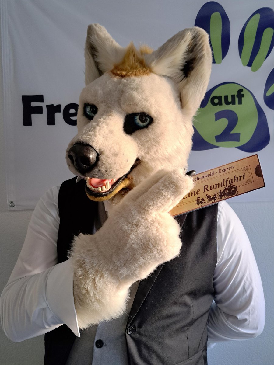 2Pfoten's tweet photo. Mit der magischen Kutsche kommt ihr für 15 Taler von Fulda zum Tanz und zurück! 
Jene, die einsteigen, erhalten zusätzlich eine zauberhafte Fahrkarte zu einem Abend voller Spaß, Speisen und Musik!
Sichert euch jetzt noch einen Unterschlupf in Fulda und euer Ticket zum Dance! https://t.co/Z5a5FBj5Fq