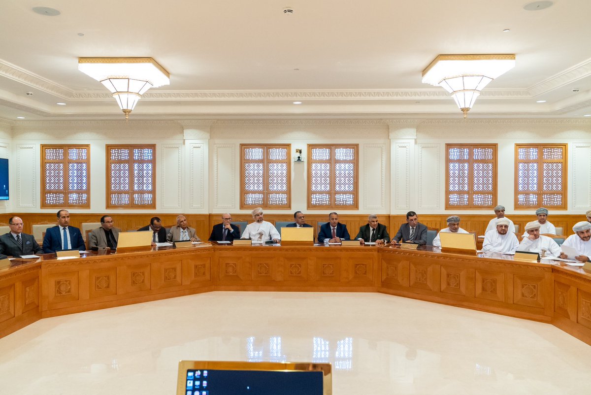 sjc_oman's tweet photo. ترأس الاجتماع رئيس المحكمة العليا فضيلة السيد خليفة بن سعيد البوسعيدي وحضور أصحاب الفضيلة وأعضاء الادعاء العام. https://t.co/pLtFFJbGBa