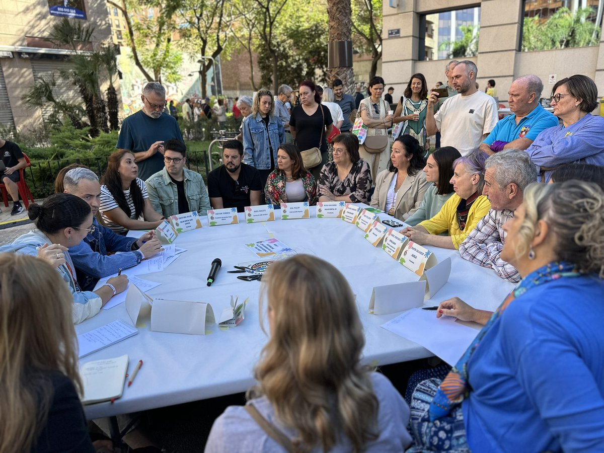 🙌 En marxa la I Trobada entre Diversitat i Món Faller!

🗣️ Torn per a les taules redones sobre accesibilitat i drets i polítiques públiques per a la discapacitat i les #FallesUNESCO.

#SolidaritatFallera