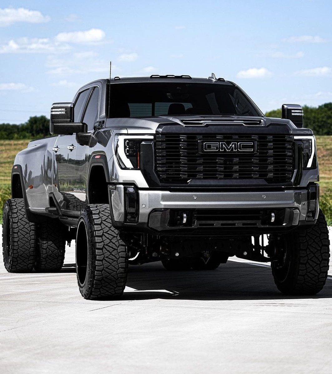 WorldWideCarsTM's tweet photo. '24 GMC 3500 Denali Ultimate https://t.co/2jRGJbHh8O