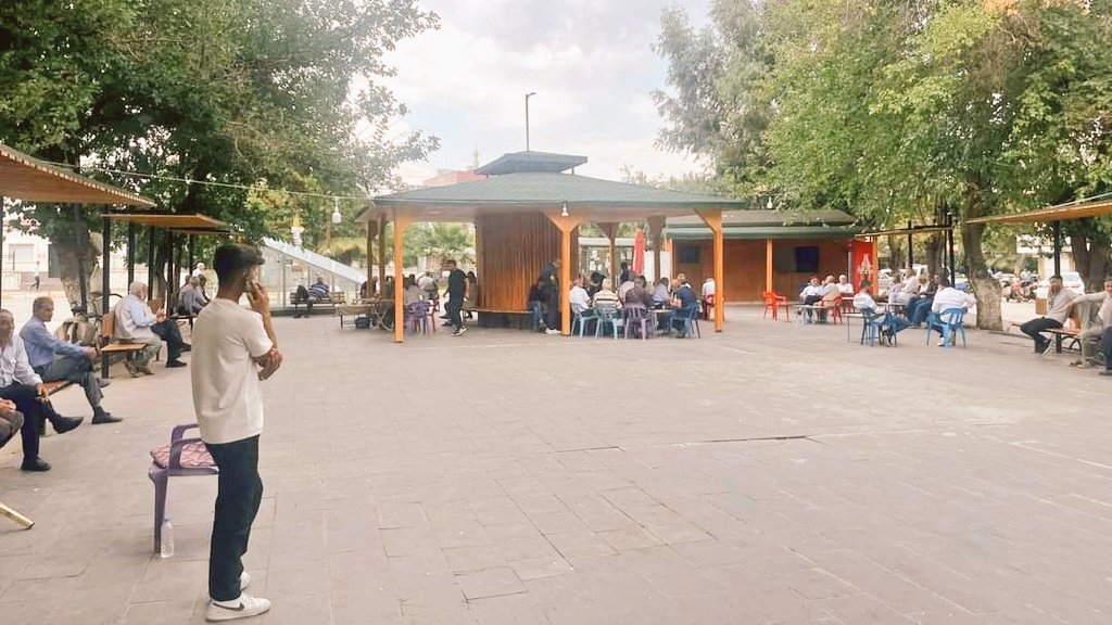 kahtacity02's tweet photo. Kâhta'da yazısız bir kuraldır: Yüzüncü Yıl parkını biliyorsan ne konum ne de navigasyon kullanmana gerek kalmaz. https://t.co/0tj42nJ2ik