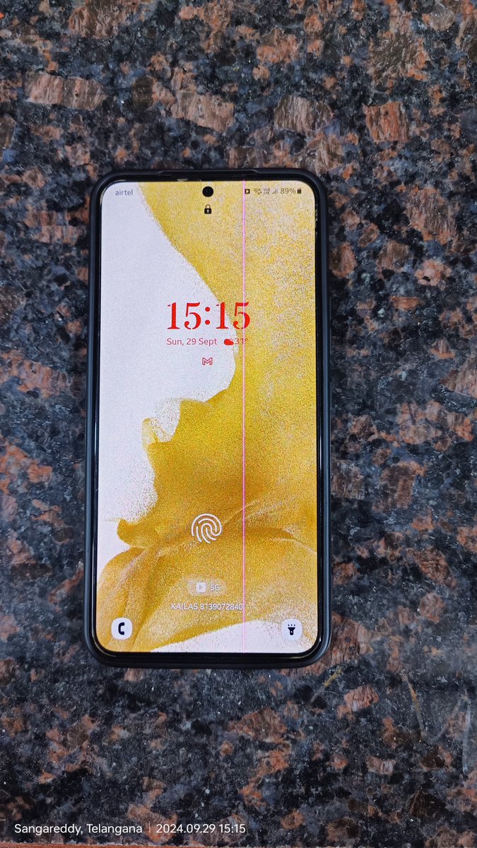 kailasrajkk's tweet photo. Started with the #SamsungGalaxyS7 in 2017, upgraded to #GalaxyNote9 in 2019, then to the #GalaxyS22 in 2022, and now a pink line across my screen as Samsung's "thank you" for 7 years of loyalty after recent software update. 🤦♂️ @SamsungIndia, What should I do with this phone now? https://t.co/w6XS41xXRr