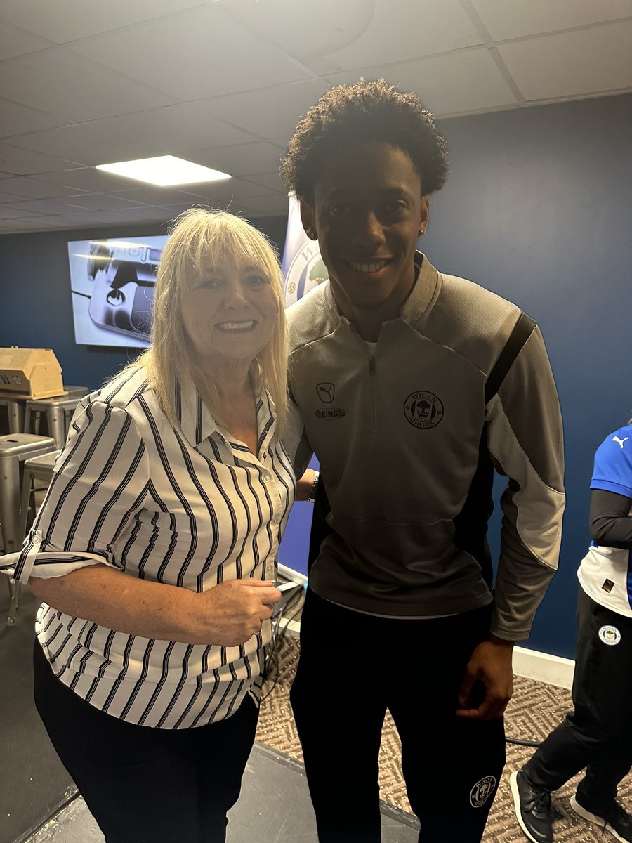 Yesterday in supporters lounge! We need a striker!!!!! All day long 💙⚽️#wafc