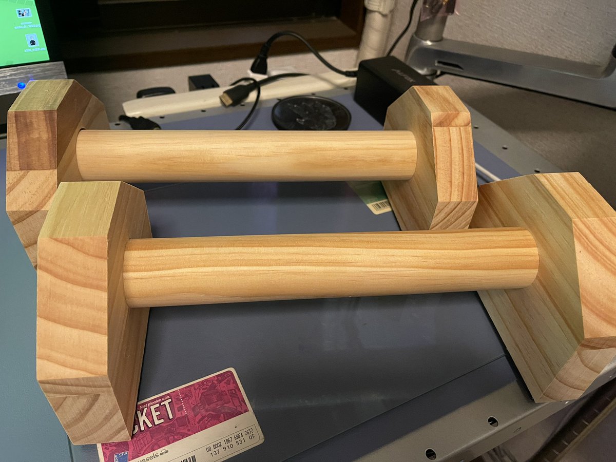 teamknox's tweet photo. 今までのPush-up bar では物足りないので、倒立台にしました!コレで内転筋を使えそうです。
#pushupbar
#筋トレ
#自重トレ
#倒立台 https://t.co/qqsz4vlkKT
