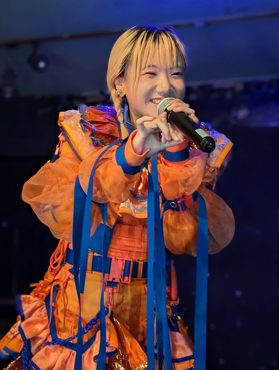 zarukichi2015's tweet photo. #FIRSTHUG 2024.9.28
#くぴぽとマナ様編
#MaNaMaNa さん(2)
④くぴぽさんとのendingトーク
ピンでも集合でも上手
服部さんまで引っ張り上げていじりの応酬
⑤ベテランにしてチャレンジャー
本来はタテノリも客いじりもそんなに得意な人ではないと思いますが、彼女には賭けに値する可能性があります。 https://t.co/F1Lw0myUJU