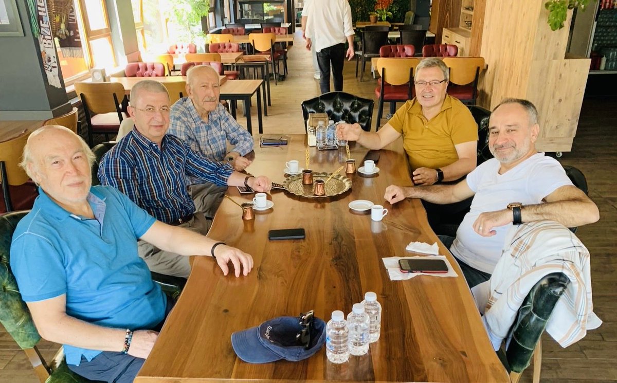 İller Bankası yönetim kurulu olarak memlekete güzel hizmetlere imza attığımız ekibimizle hasret giderdik.