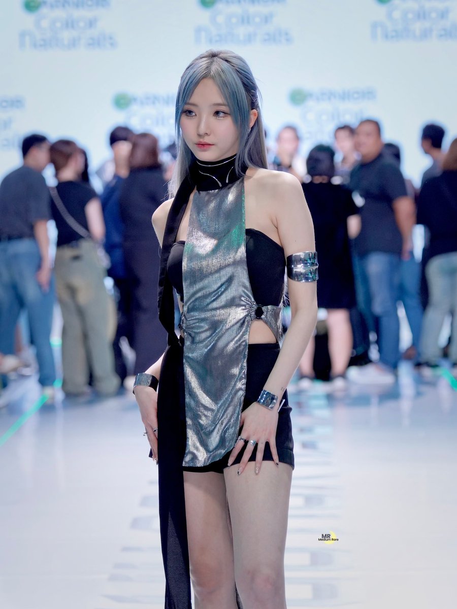 Medium_Rare01's tweet photo. จากภาพต้นฉบับ แค่ดึงแสงขึ้นอย่างเดียวไม่ได้ปรับไรเพิ่ม แต่ดูเหมือน AI ซะงั้น แอบงงอยู่ 😆

Ashing Nene On Pop Street
#GarnierCoolAshxNene   
#PerfectAshYouAre
#nenevader #Nene 
#GarnierThailand
@nnenevader @GarnierThailand https://t.co/r3aNA7Z4Zz