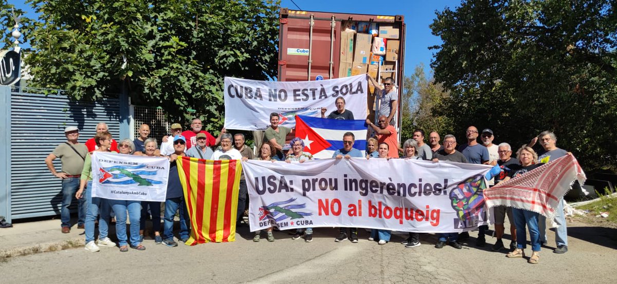 DefensemCuba's tweet photo. La solidaridad con #Cuba puede con todo!
#MejorSinBloqueo
Preciosa jornada de trabajo solidario. Cargamos otro contenedor, estuvimos presentes en la #FestaRealitat y asistimos a la actividad de #Badalona.
https://t.co/zRqQAG0bmT
📸 Angi https://t.co/A9Mf9nn4PT