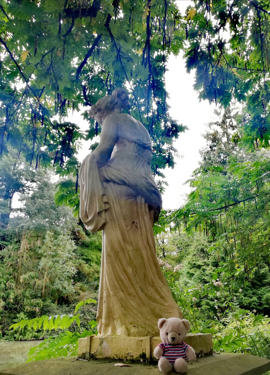 boeleke_op_reis's tweet image. Park around castle Breivelde in Grotenberge. #walkingisfun #bearinBelgium