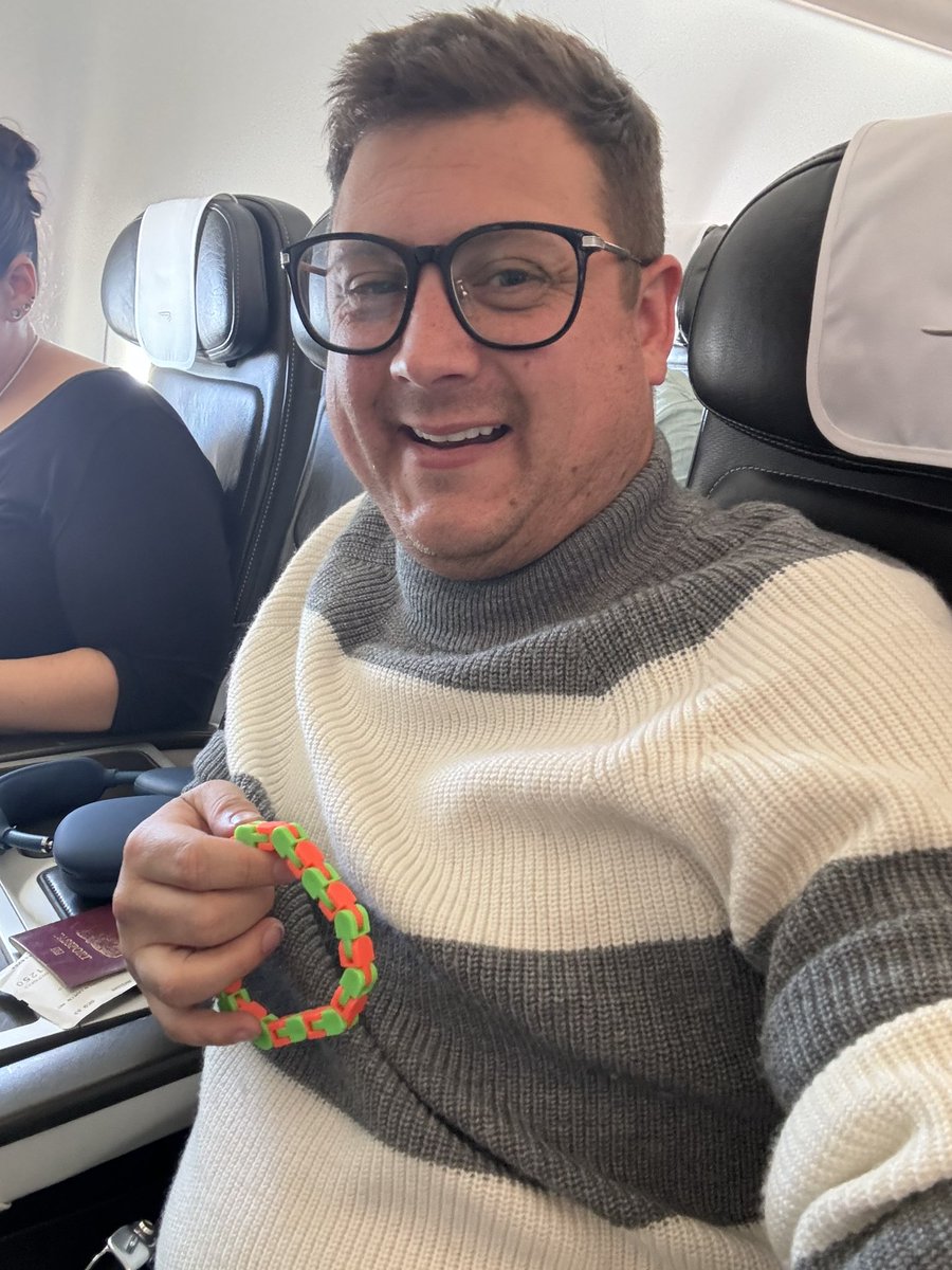 AutisticADHDGuy's tweet photo. did it! I flew without being intoxicated or medicated. As someone on the autism spectrum, flying can be a real challenge for me. 

With my trusty fidget toy by my side and the support from my therapy sessions, I was able to cope and manage my stimming needs. AutismAwareness 💙🙏 https://t.co/88y9TRCpiF