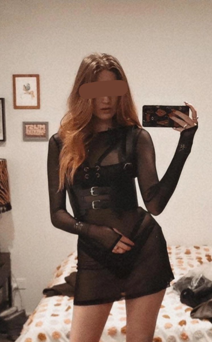 Elizabethcarx's tweet photo. Bad quality photos of last nights outfit 🖤 https://t.co/qkkbxwBWjO