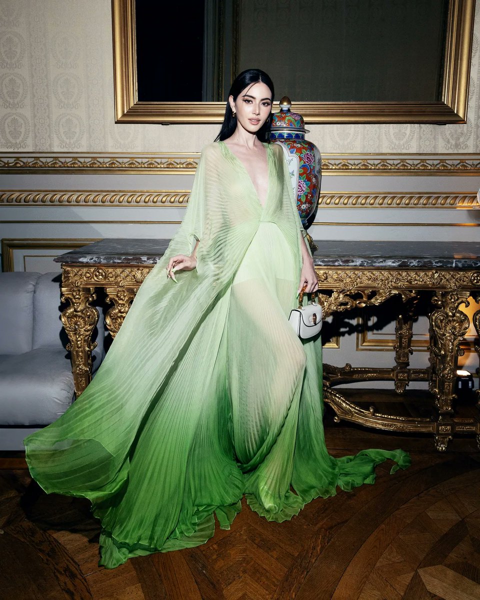 #ParisFashionWeek เก็บตกภาพบรรยากาศภายในงานกาล่า BOF 500 ประจำปี 2024 ของ 'ไบร์ท-วชิรวิชญ์' <a href="/bbrightvc/">bright</a> และ 'ใหม่-ดาวิกา' <a href="/DavikaH/">Davika Hoorne</a> สองคนดังชาวไทยที่ได้เข้าร่วมงานในฐานะของหนึ่งใน 500 ผู้ทรงอิทธิพลด้านแฟชั่นระดับโลก ที่จัดขึ้นโดย The Business of Fashion เมื่อค่ำคืนที่ผ่านมา