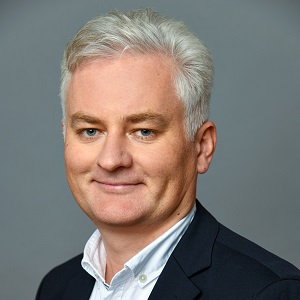 trajektoriePL's tweet photo. Z całego świata napływają dziś głosy krytyki pod adresem Ministerstwa Nauki i wsparcia dla @piotrsankowski i IDEAS NCBR. O polskim projekcie wypowiadają się badacze z najwyższej półki:

- "IDEAS był świetnym partnerem w promowaniu AI w nauce i stał się wyjątkową lokomotywą europejskiej innowacji. Niepokojące jest, że zabrakło transparentności przy wyborze nowego prezesa" Christian Szegedy @ChrSzegedy, współzałożyciel @xAI z Elonem Muskiem, były pracownik Google, autor publikacji, które mają ponad 270 tys. cytowań.

- "Szokujące jest wymaganie, aby badania naukowe przynosiły profit" prof. Giuseppe Italiano @GFItaliano , dyrektor Europejskiego Stowarzyszenia na rzecz Nauk Informatycznych (EATCS)
 
- "Jestem mocno zaniepokojony przyszłością IDEAS NCBR, pionierskiego instytutu badawczego" prof. Matthias Bethge @MatthiasBethge pionier sieci neuronowych, szef laboratorium badawczego AI przy Uniwersytecie w Tybindze

- "IDEAS jest wiodącym laboratorium ML/AI; byłoby niezwykle smutno widzieć, jak upada i zwiększa drenaż mózgów w Polsce" dr Pasquale Minervini  @PMinervini Uniwersytet Edynburski

- "Niedopuszczalne jest wywieranie presji na naukowców, by poddali się szybkiej i wściekłej narracji nastawionej na zysk, która ma negatywny wpływ na naukę w dłuższej perspektywie panie @m_gdula" dr Ioana Ciucă @errai34 Uniwersytet Stanforda, Australijski Uniwersytet Narodowy

- "Wizyta i współpraca z @IDEAS_NCBR w ciągu ostatniego roku była niesamowitym doświadczeniem - zarówno osobistym, jak i akademickim. Bardzo smutno widzieć, jak tak duży potencjał i wiarygodność są marnowane na ołtarzu małostkowej polityki". prof. Simone Scardapane @s_scardapane Uniwersytet Rzymski „La Sapienza”

- "Byłem na jednym z warsztatów na temat LLM w Warszawie. Szczerze mówiąc, zawstydza prawie wszystkie brytyjskie. Otwarta i głęboka wymiana odważnych pomysłów sprawia, że IDEAS jest jednym z najlepszych instytutów do współpracy. Nie niszczmy potęgi europejskiej innowacji". @AlbertQJiang Albert Jiang z @MistralAI 

Nie możemy zaprzepaścić szans na nasz rozwój, podważanie renomy tego prestiżowego ośrodka badawczego z Polski i pracy naszych wspaniałych naukowców.

Czas zasiąść do stołu negocjacyjnego i znaleźć rozwiązanie, które będzie służyło nam wszystkim.

@donaldtusk @JanGrabiec  @KGawkowski @wieczorekdarek @PiotrRMilos @marek_a_cygan