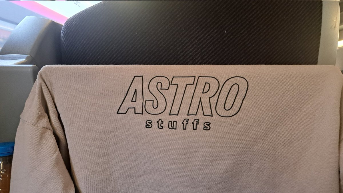 A last breakfast with little B. and the eiffel tower and here the reality is slapping me having to go back home 🥺🥺.
Thanks frenchy brights for being there and thanks interfans for being here 🤍
#BOFTop500Gala24xBRIGHT                   
#BrightInParis is still he ? 
#bbrightvc