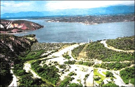 EMBALSE AGUA VIVA. #Trujillo. Comenzado entre 1968 y 1973 (Leoni-Caldera) y continuado entre 1990 y 1994 (CAP-Caldera), cuando se finalizó la primera etapa de la obra. Se emplea en el riego de 4.000 hectáreas, control de inundaciones y recreación. #ObrasDeLaDemocracia