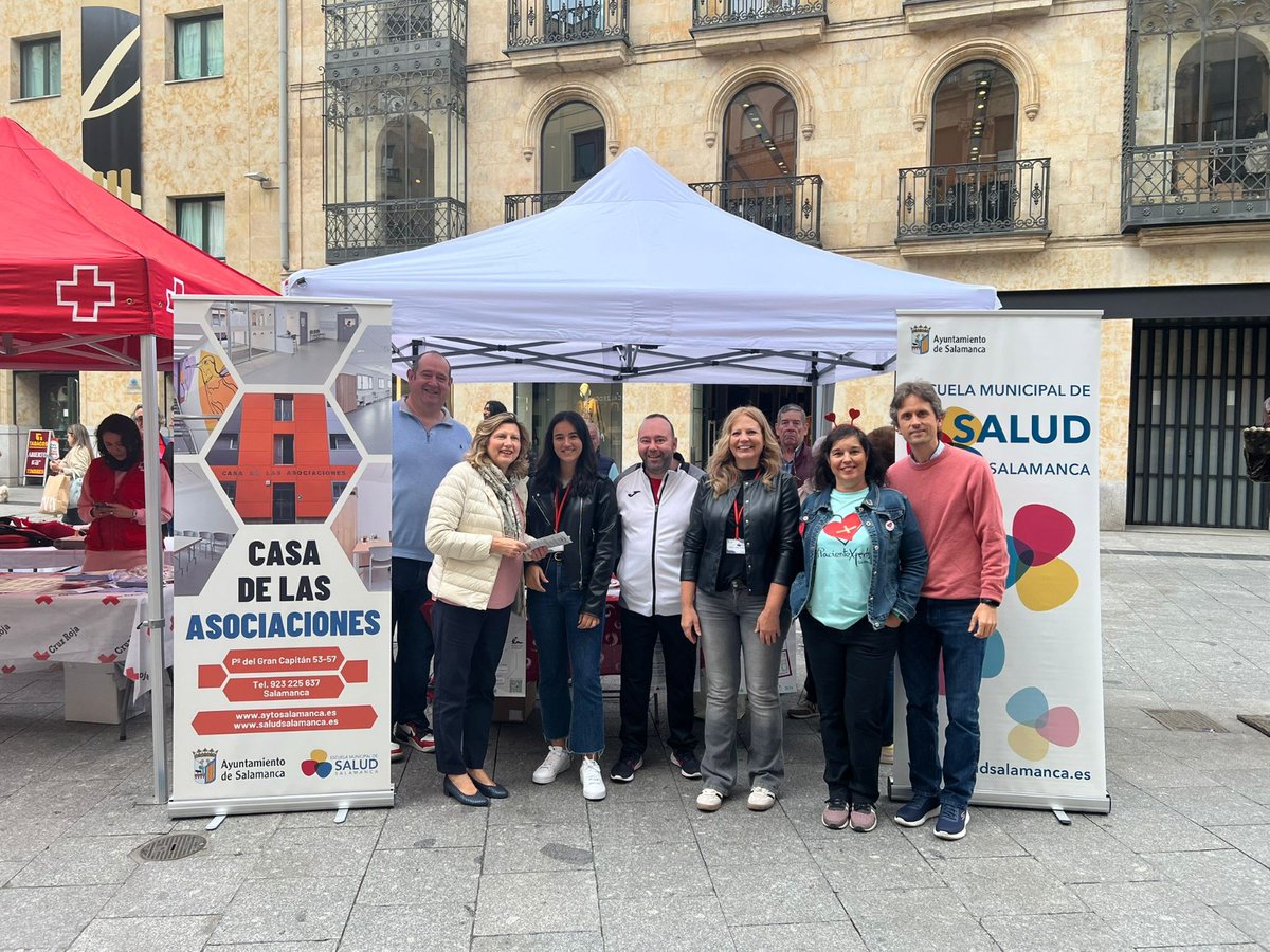 leanpri's tweet image. Para el #diamundialdelcorazon, desde @Salud_JCYL  hemos elaborado un tríptico sobre promoción de la salud cardiovascular (Estilo de vida y factores de riesgo) para repartir en una Jornada divulgativa organizada por el @aytoSalamanca y la asociación #PacienteXperto