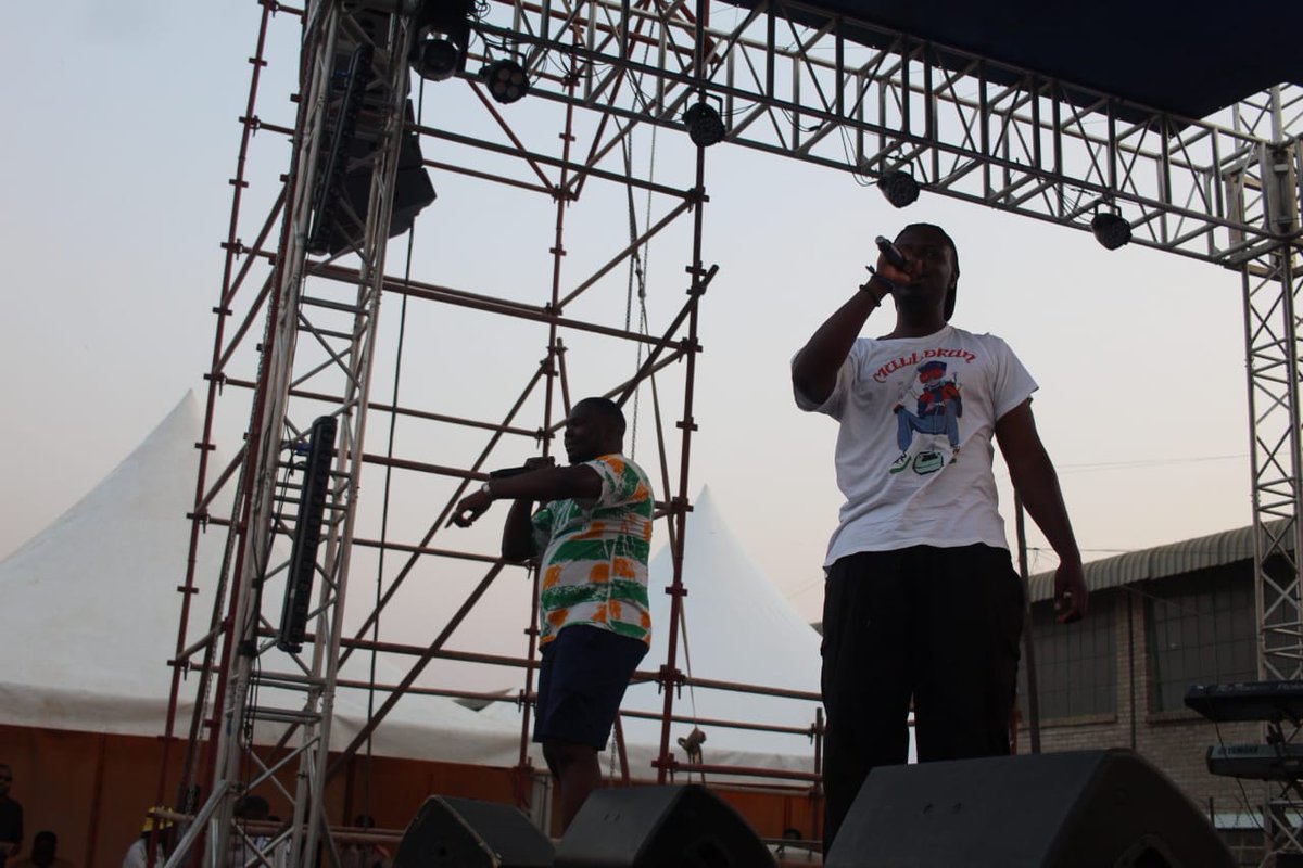 VITheLaw's tweet photo. // What a moment. Yesterday killed it at @ShokoFestival..definetly my favourite show of the year..The love and energy from the Chitungwiza crowd was incredible shoutout to my incredible team! Represented Mullbruh to the fullest!

📸 @tabo_art // https://t.co/1ojGqvm2an
