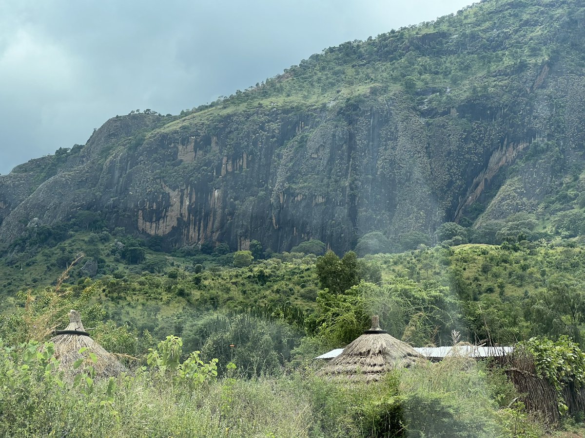 razakomia's tweet photo. An amazing Sunday hiking Mountain Moroto! Beautiful place, beautiful people 😊 https://t.co/4vf9B5AfE0