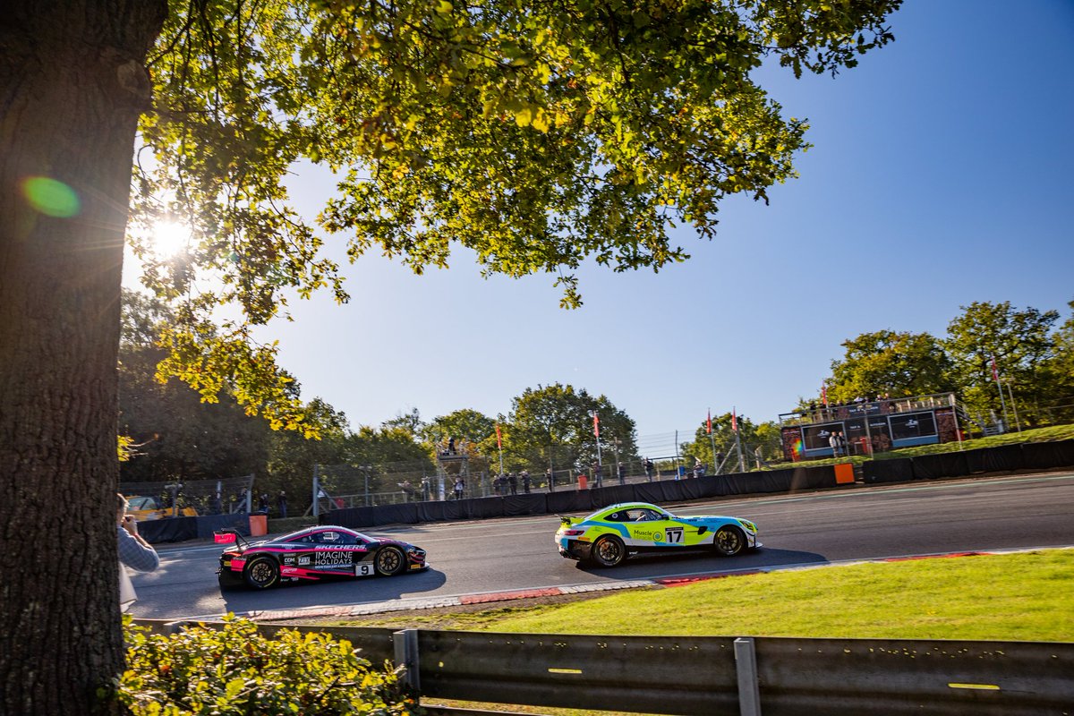 Just one more lap? Please?? 😪

What an effort from the boys as Harry and Luca came inches from the overall GT4 podium - not without trying though!

British GT, it's been a blast 👋