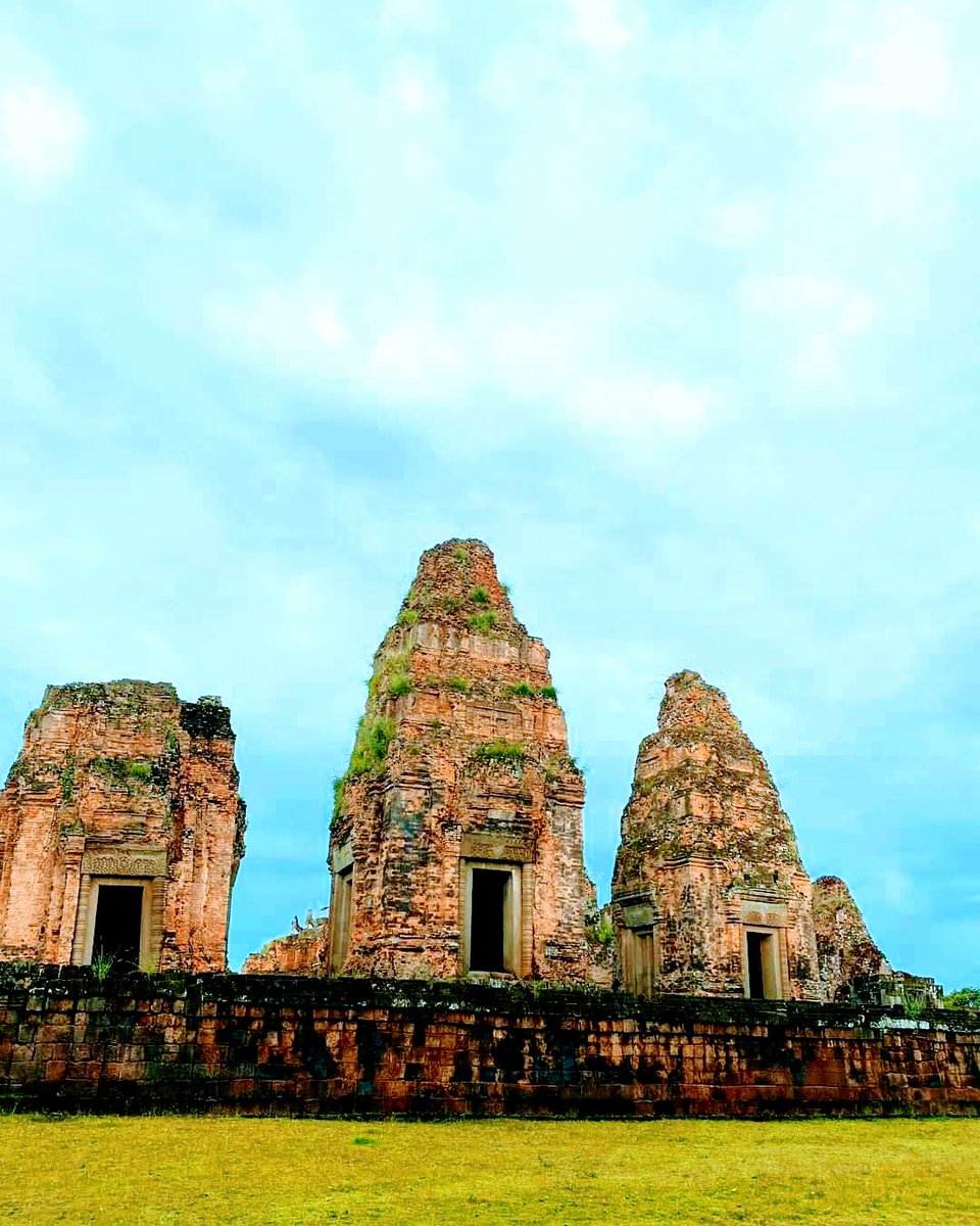 la_lune_66's tweet photo. Prerup Temple 🇰🇭🇰🇭🇰🇭
📷 Respect To The Owners Of The Photo 
#cambodia #khmer #siemreap #prerup #khmerempire #khmerculture #khmercultureheritage #amazing #unique #wonder https://t.co/5SNUMFoaVc