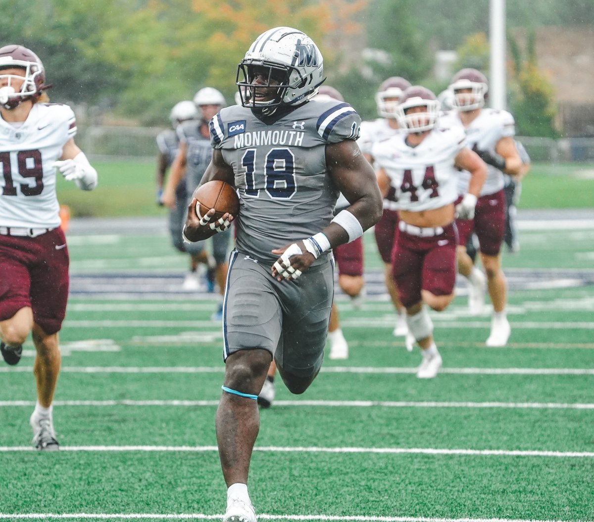 MUHawksFB's tweet photo. #TheArt was on full display Saturday

Three backs over 100 yards
🔹 @sonentoh 136 yards and 5 TDs
🔹 @Jbarnes8_ 134 yards
🔹 @iamrod5_ 128 yards and a TD

#FlyHawks || @CoachSamDorsett https://t.co/i1NB2KIuRg