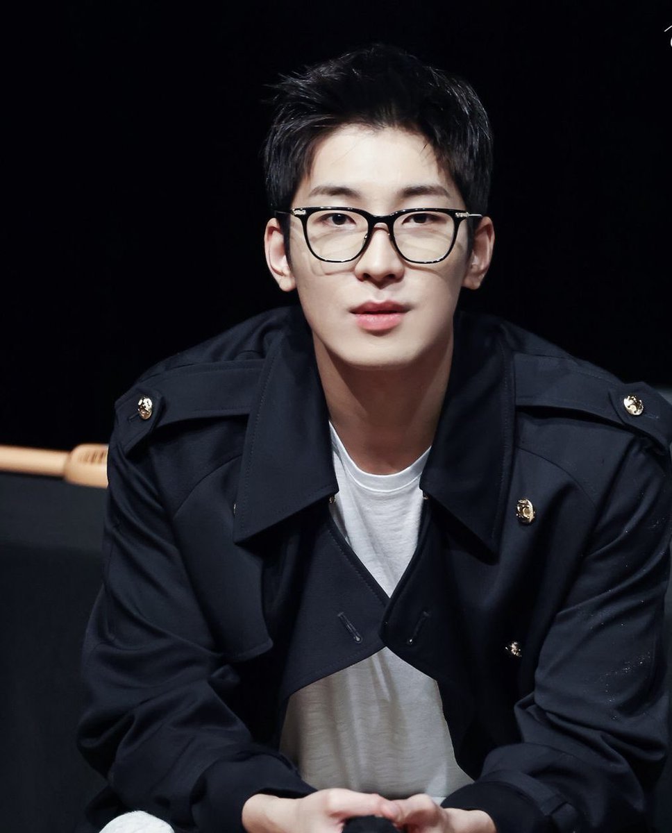 wrunwrites's tweet photo. Captivated 🔞

jww x reader

-MDNI
-bulong responsibly
-qrts/retro thoughts are appreciated
-don’t use member’s name in qrt
-lengthy narrations | 7.7k+ words

Pw: lowercase | hints inside

🔗: https://t.co/5c411pk6F9 https://t.co/TlYFhAwNus