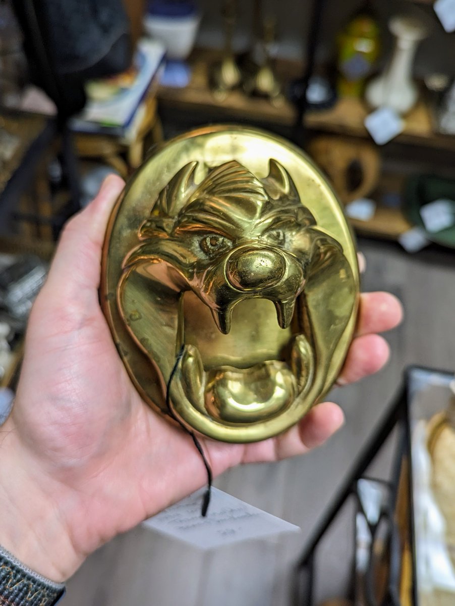 TinyPinecones's tweet photo. I would relish having a day...an hour...one single moment of peace where I don't think about this Tasmanian Devil door knocker I didn't buy at a thrift store. https://t.co/5pCJ2vYrif