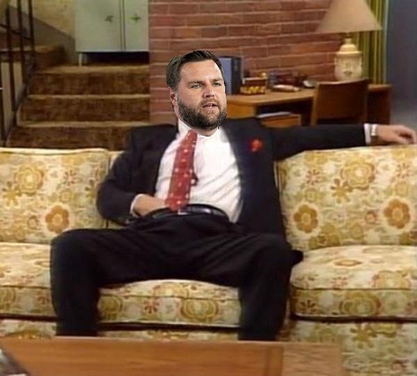 txexpat2000's tweet photo. @elonmusk Is JD going to get to sit on a couch during debate? https://t.co/7773axcWJW