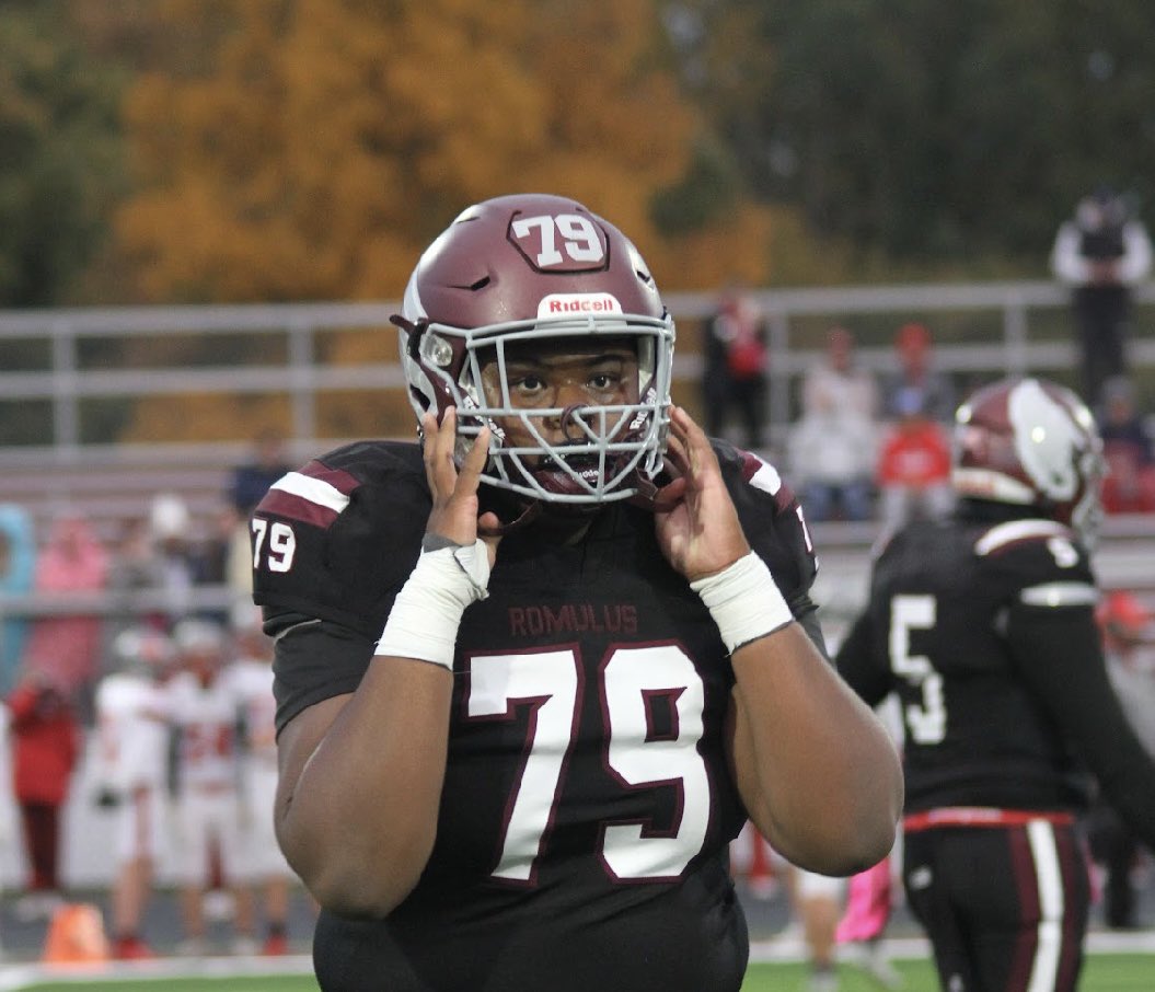 MickaelJones79's tweet photo. Mickael Jones ‼️
6’2 298lbs
Romulus High School, Class of 25’
OL/DL
3.5 GPA
79 ‼️

CHECK OUT WEEK 6 ‼️

https://t.co/Dw7u7PSBjH ‼️ https://t.co/AiXQJfp4mg