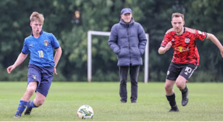 grahamparry_'s tweet photo. Great Mogul’s 5-2 win v Sheil Park. Don’t normally post footy pics but these were taken by photographer @alanrowlings22 https://t.co/vcQqN7D1HL