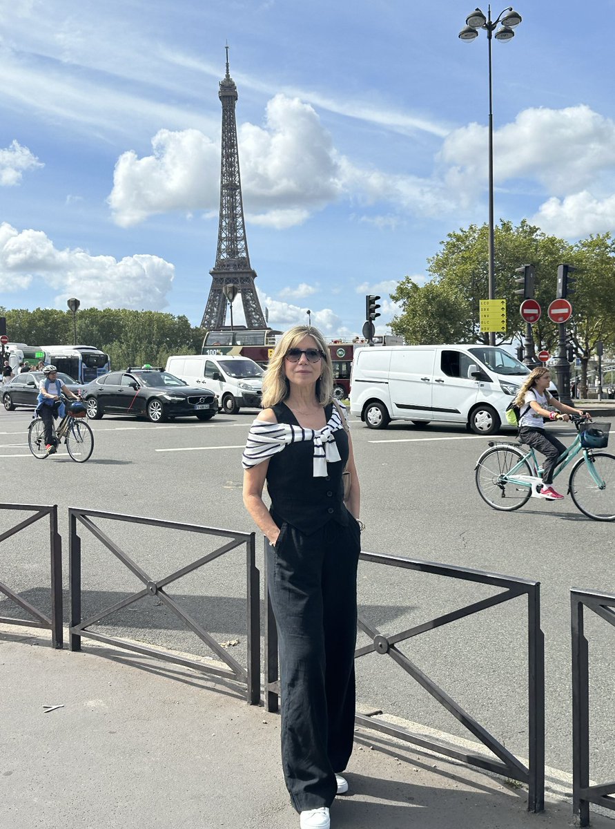 Maidujour's tweet photo. @hsdaily I was just there.  Wish I would have planned my trip to stay a little longer for Paris Fashion week. https://t.co/ZTGRtzKT9S